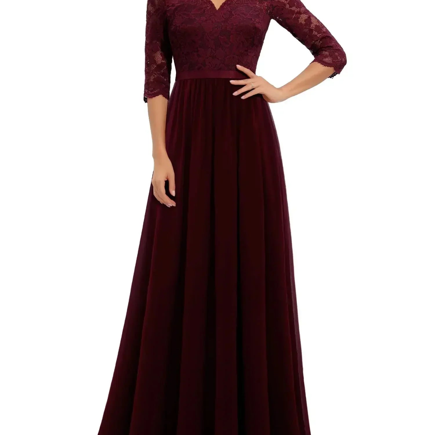 Helena | Lace maxi dress with a graceful and feminine silhouette