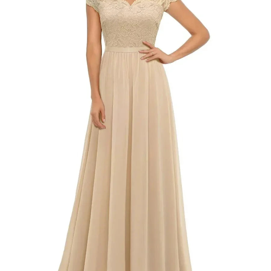 Helena | Lace maxi dress with a graceful and feminine silhouette