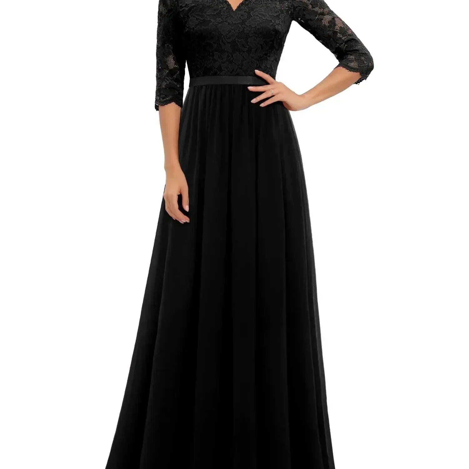 Helena | Lace maxi dress with a graceful and feminine silhouette
