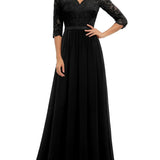 Helena | Lace maxi dress with a graceful and feminine silhouette